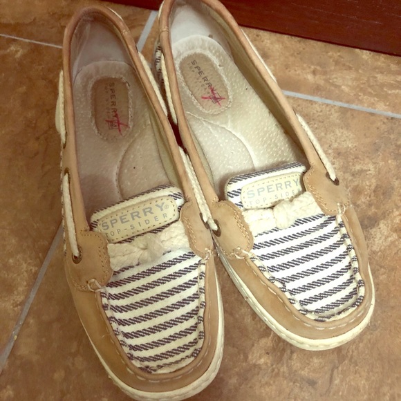Sperry boat shoes - Picture 1 of 3